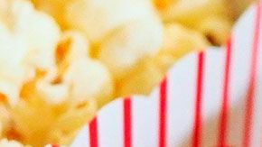 Es probable que te convenga más comprar las palomitas naturales.