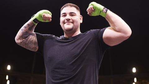 Andy Ruiz en su entrenamiento público en Arabia Saudita, de cara al enfrentamiento que tendrá contra Anthony Joshua el 7 de diciembre.