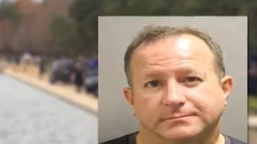 El sospechoso Albert Simon fue baleado de muerte.