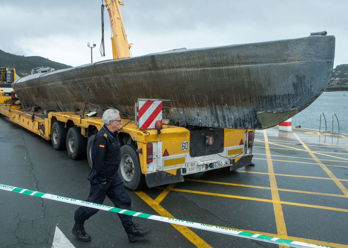 La policía en España ha incautado un submarino, cargado con cocaína en la costa de Galicia.