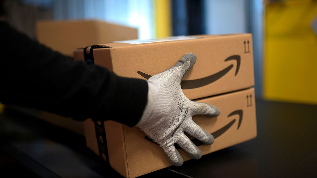 Los repartidores independientes de Amazon reciben paga de acuerdo con el trabajo que realizan y no por horas laborables.