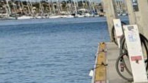 Detenidos en la panga de Point Loma.