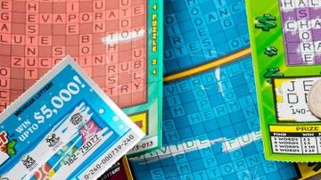 Solía jugar poco a la lotería y gastar solo $1 dólar.