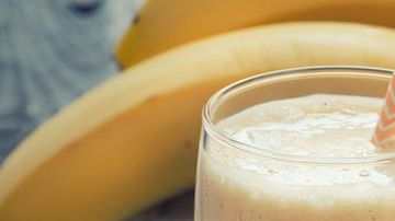 Los batidos de plátano se destacan por su alto contenido en triptófano que ayudan a combatir el insomnio ¡Aumentará tus niveles de energía!