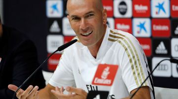 Zinedine Zidane técnico y leyenda del Real Madrid.