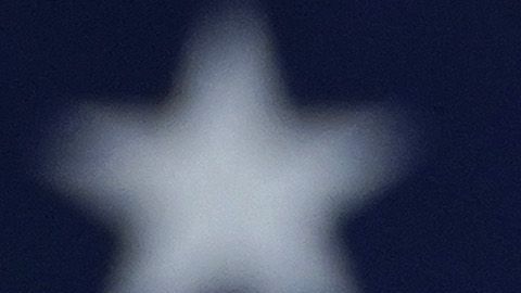 Biden se presenta como mejor opción para combatir a Trump en áreas indecisas.