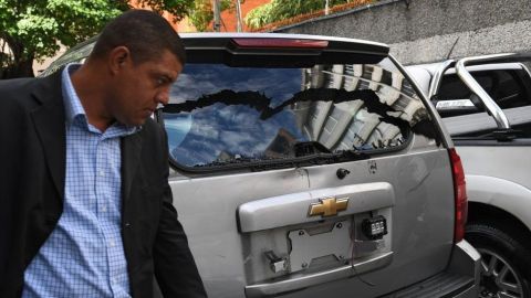 Diputados de la oposición aseguraron que fueron tiroteados por grupos armados.