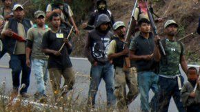 19 niños indígenas de entre 6 y 15 años marcharon con armas.