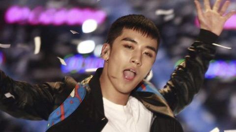 Seung-Ri, Tae-Yang y G.Dragon.