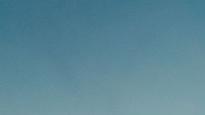 Parques temáticos en Japón, amigas / Créditos: Fotógrafo Martin DM vía Getty