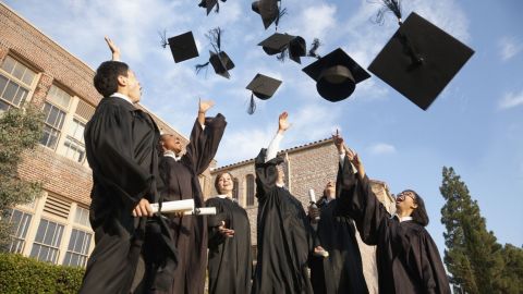 El 11% de los latinos va a universidades for profit pero la mayoría abandona antes de completar sus estudios./Archivo