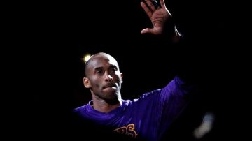 Kobe Bryant cerrará su histórico paso por la NBA sin la presencia de sus progenitores.
