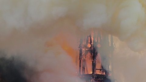 El incendio de la Catedral de Notre Dame el 15 de abril de 2019.