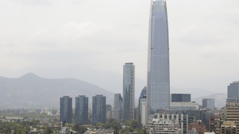 El humo cubre a Santiago.