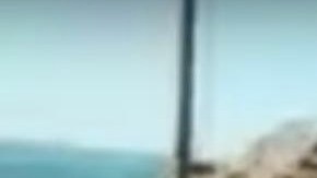 El momento en que cae el auto.