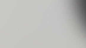 Antonio Brown está acusado de tres cargos por el incidente enfrente de su casa.