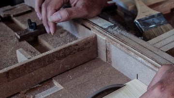 Si tienes conocimientos de carpintería, esta es una oportunidad para conseguir trabajo.