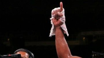 Andrade quiere un chance con "Canelo".