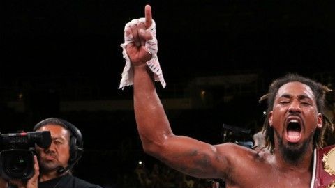 Andrade quiere un chance con "Canelo".