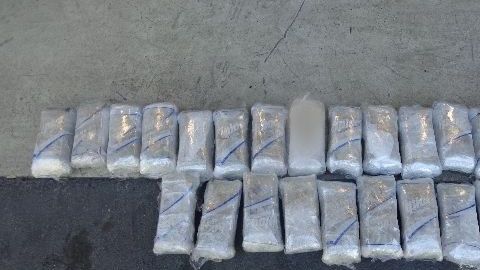 Paquetes con $300,329 dólares.