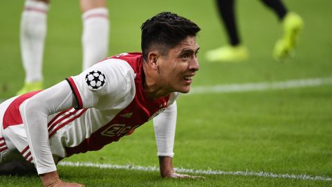 Edson Álvarez no está viviendo una época cómoda en Holanda.