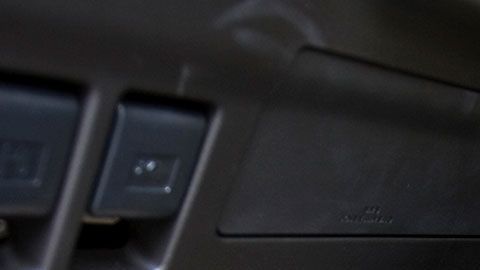 El hombre sufrió lesiones por su acción, y ahora está siendo atendido en un centro médico.