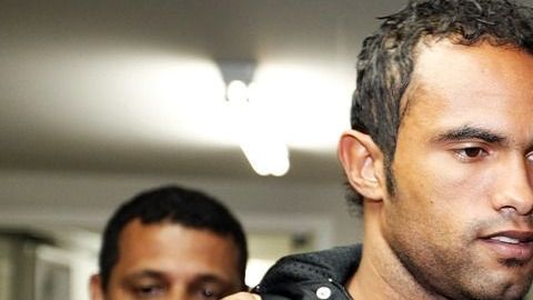 El portero brasileño Bruno Fernandes cuando jugaba para el Flamengo y fue acusado del asesinato de Eliza Salmudio.