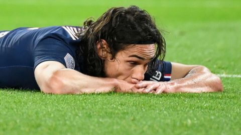 Cavani tiene poco tiempo para poder cerrar un buen contrato con otras club europeo