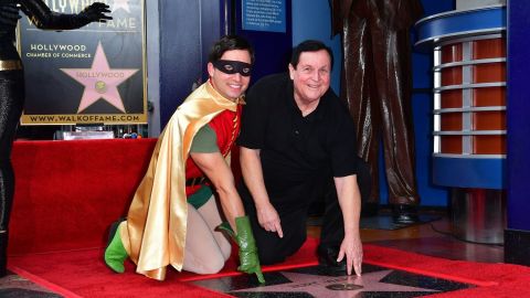 Burt Ward encarnó a Robin en los 60s.