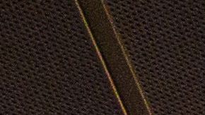 'Chicharito' con los altos mandos del LA Galaxy y su nueva playera.