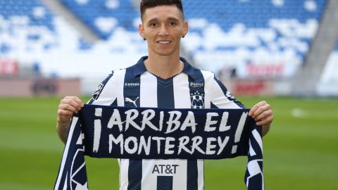 El futbolista argentino fue presentado ante los medios en el Estadio BBVA.