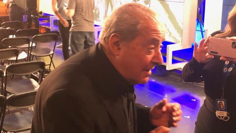 El promotor Bob Arum sigue dando guerra.