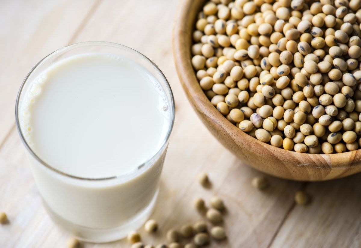 High cholesterol: drinking soy milk daily helps lower it