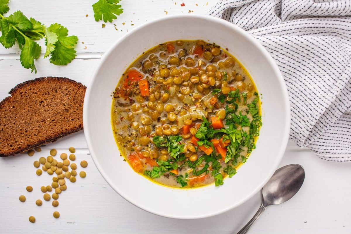Why lentil soup is the best ally to control high cholesterol
