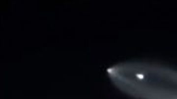 La sorpresa de ver tal aparición en el cielo hizo que las agencias del orden se inundaran de reportes al respecto.