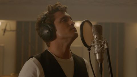 Diego Boneta como Luis Miguel.