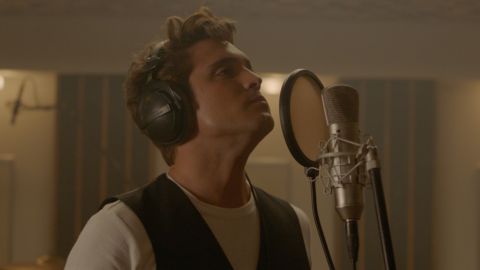 Diego Boneta como Luis Miguel.
