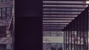 mercedes-benz-parked-in-a-row-164634