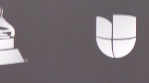 Mon Laferte en los Latin Grammys 2019 / Foto: Mezcalent