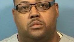 Pastor acusado fraude