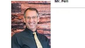 El maestro acusado Robert Gasper Peri.