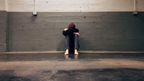 Tres adolescente atacaron a la mujer que fue a denunciar e acoso que sufría su hija.