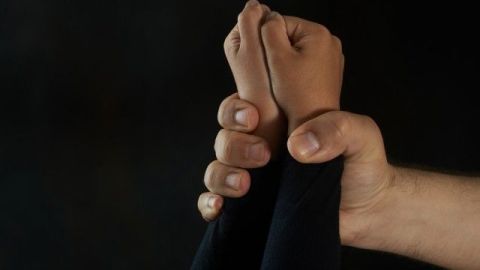 El sacerdote presuntamente abusó de un niño de 9 a 11 años en la década de los 80.