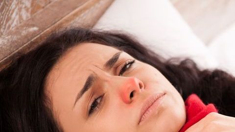 Los síntomas son similares a los de la gripe.