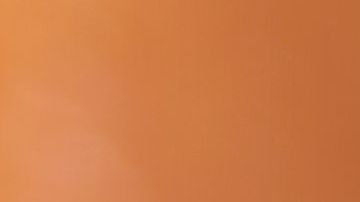 Aunque no lo creas se requieren 25 toneladas de cacao para llenar un contenedor de envío. Además, tres cuartas partes del chocolate del mundo se producen en Ghana, Costa de Marfil, Nigeria y Camerún.