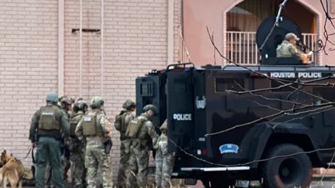 SWAT en la escena.