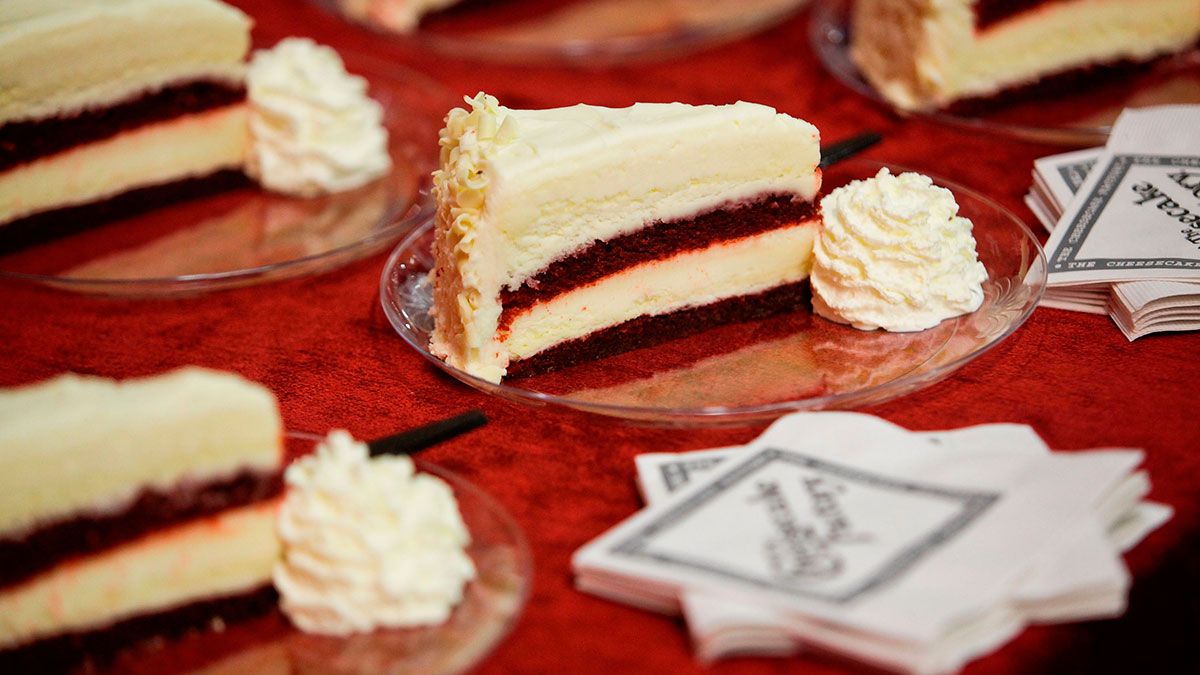 The Cheesecake Factory dará GRATIS rebanadas de pay de queso, ¡así
