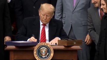 El presidente Trump firmó el T-MEC.