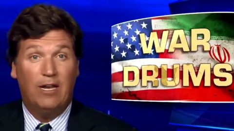 Tucker Carlson critica a Trump por Irán.
