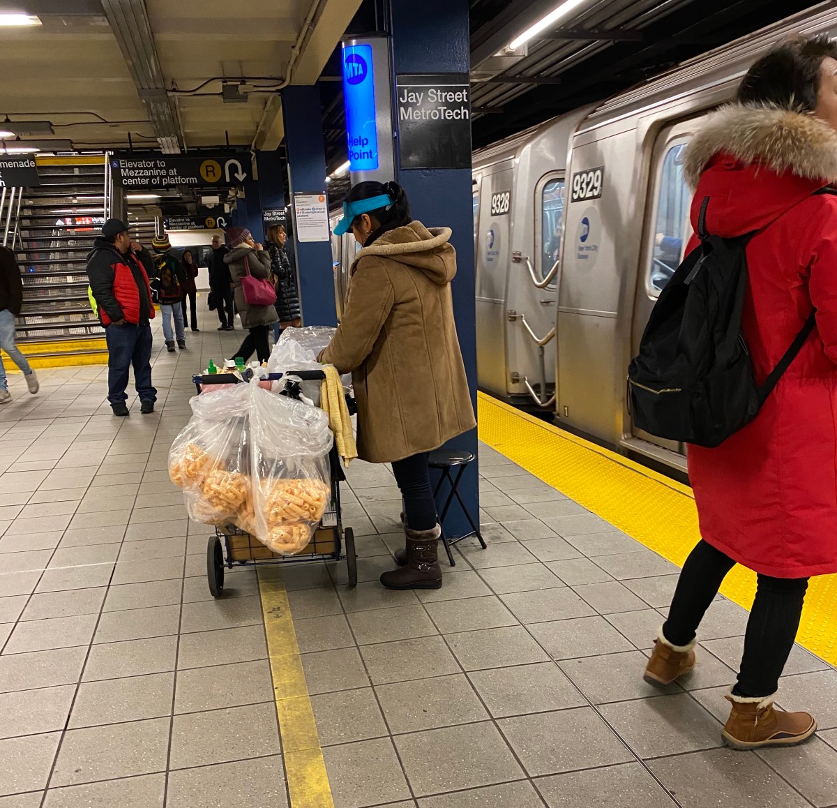 42% de las familias sin dinero suficiente para comer: inflación en Nueva York ahora afecta a todos los niveles sociales